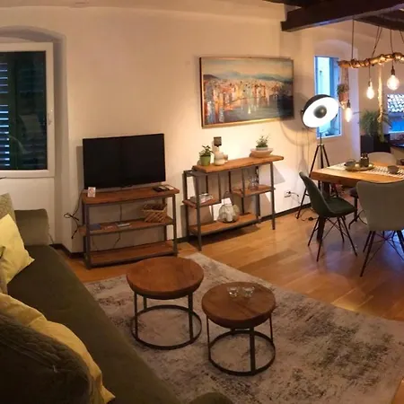 Apartment Carera